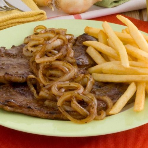 bife-acebolado-batata-frita-768x619